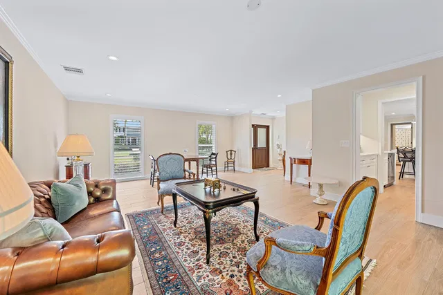 Residence photo 5