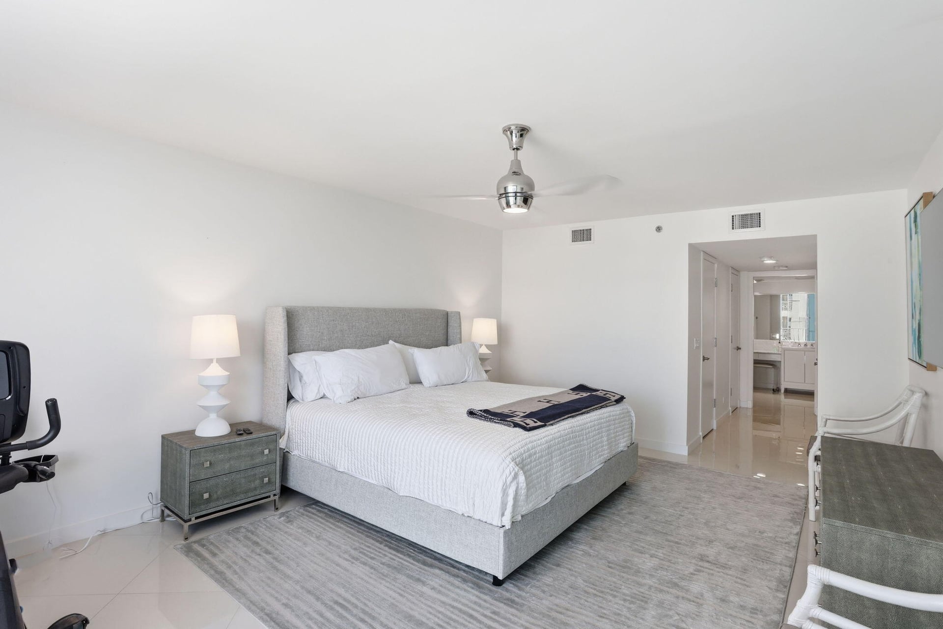Unit 602 photo 17