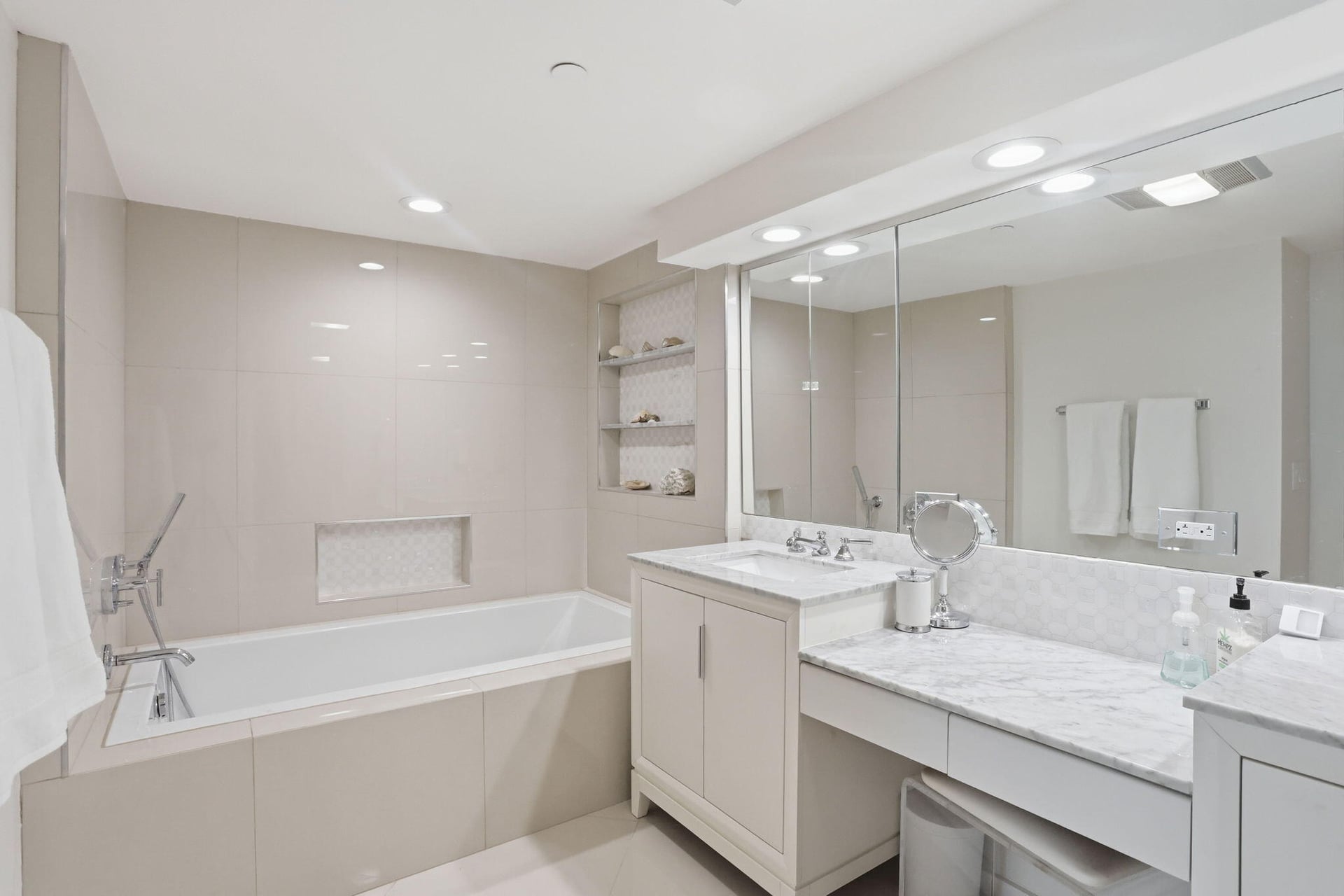 Unit 602 photo 21
