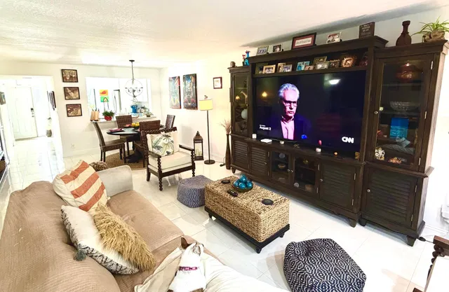 Unit 1214 photo 6
