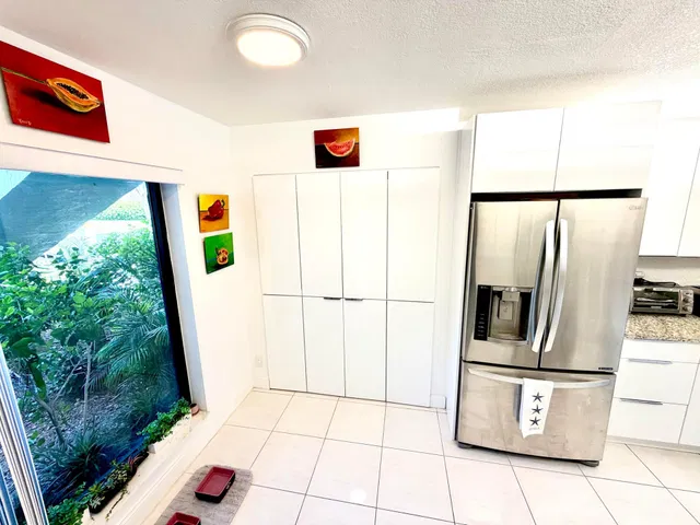 Unit 1214 photo 10