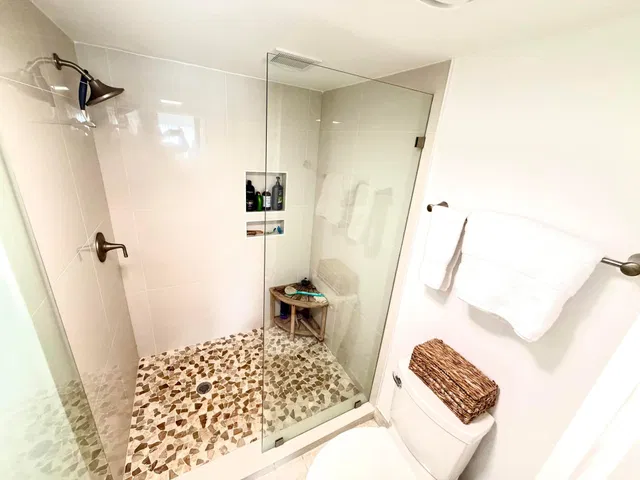 Unit 1214 photo 15