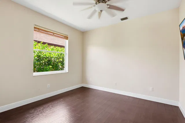 Residence photo 38
