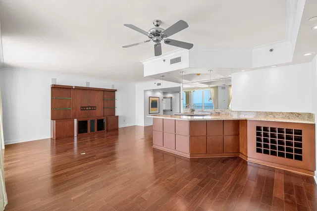  Unit 1503 photo 11