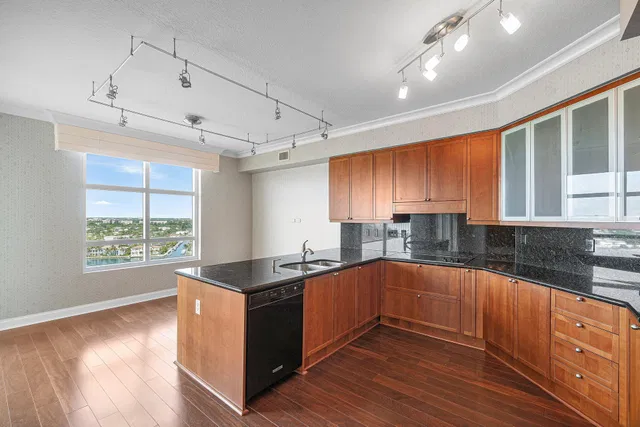  Unit 1503 photo 20