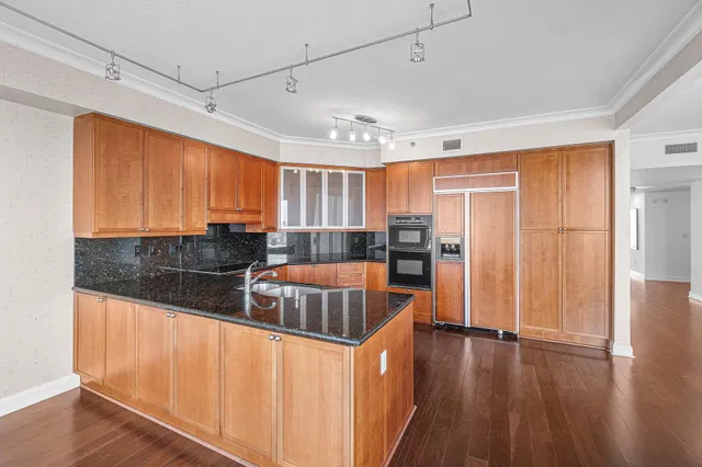  Unit 1503 photo 23