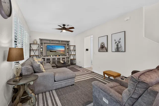 Residence photo 18