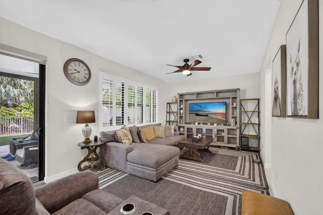Residence photo 19