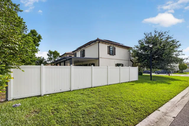 Residence photo 52