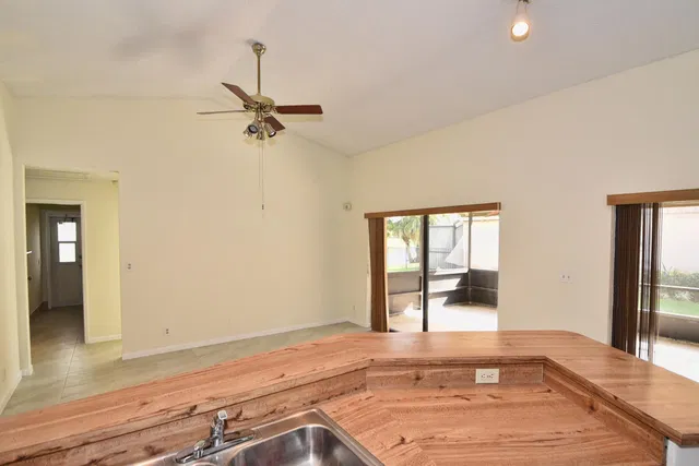  Residence photo 10