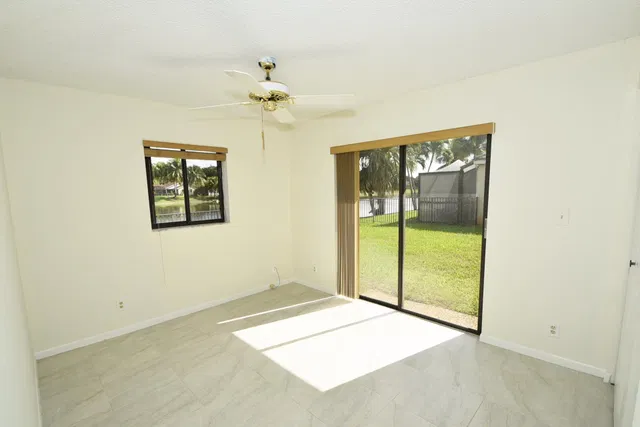  Residence photo 11