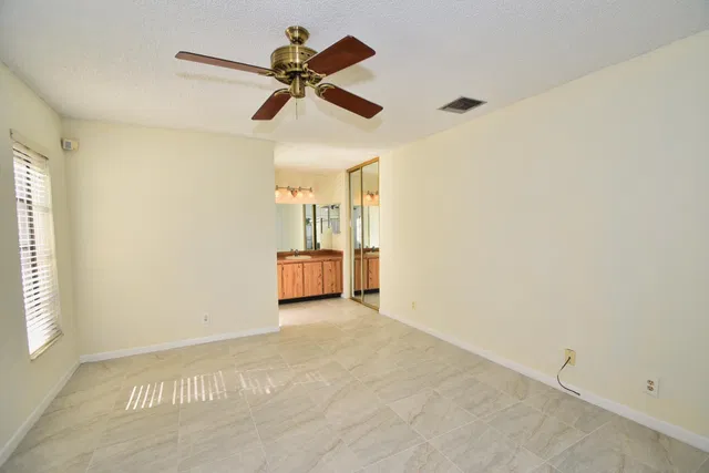  Residence photo 15