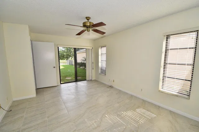  Residence photo 16