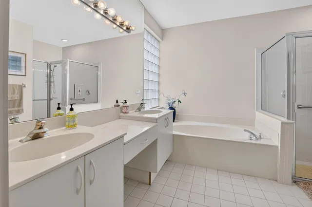  Residence photo 35
