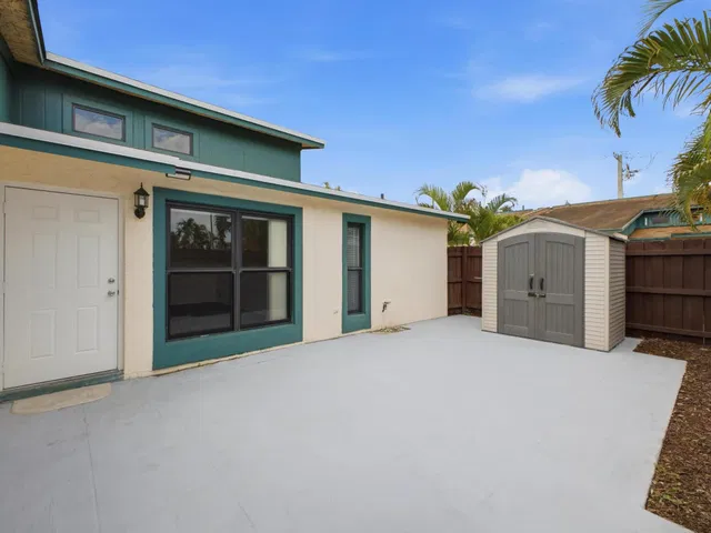 Residence photo 4