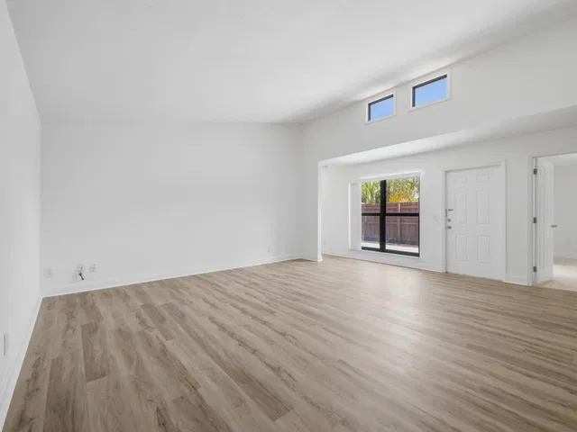 Residence photo 9