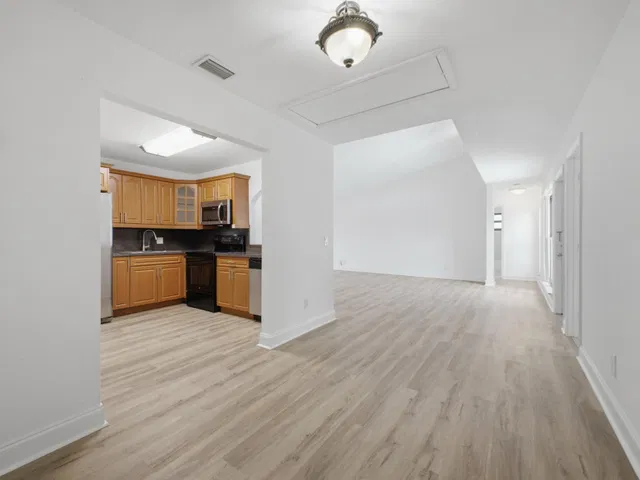 Residence photo 16
