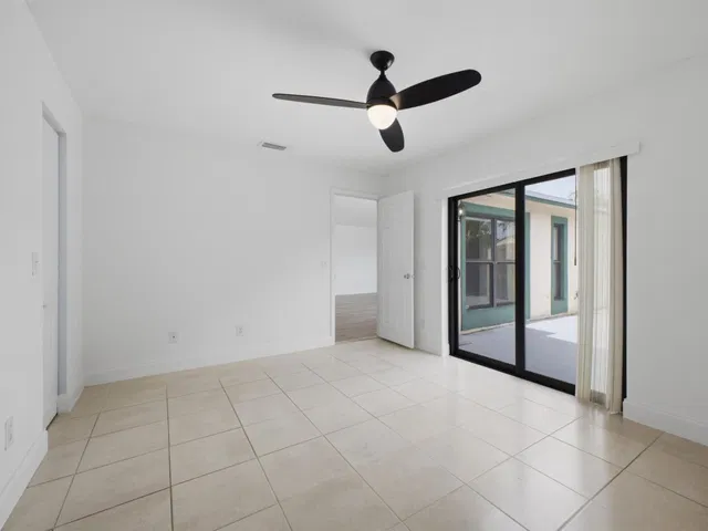 Residence photo 28