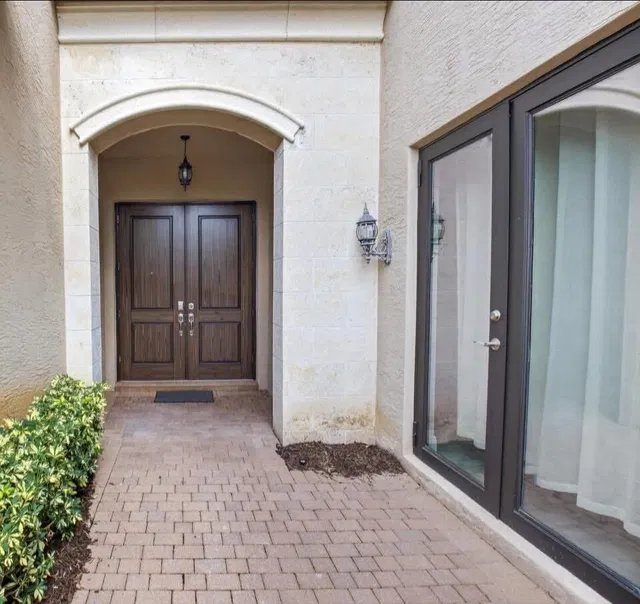 Residence photo 3