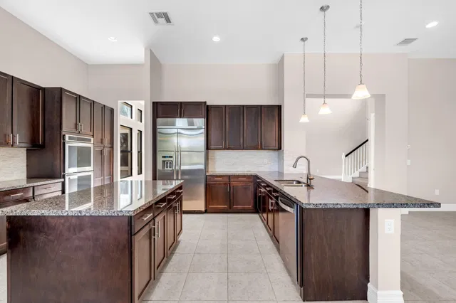 Residence photo 15