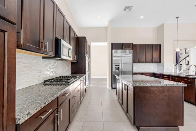 Residence photo 17
