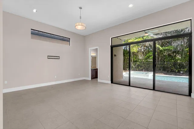 Residence photo 25