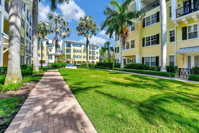 Latitude Delray Unit 302 photo 15