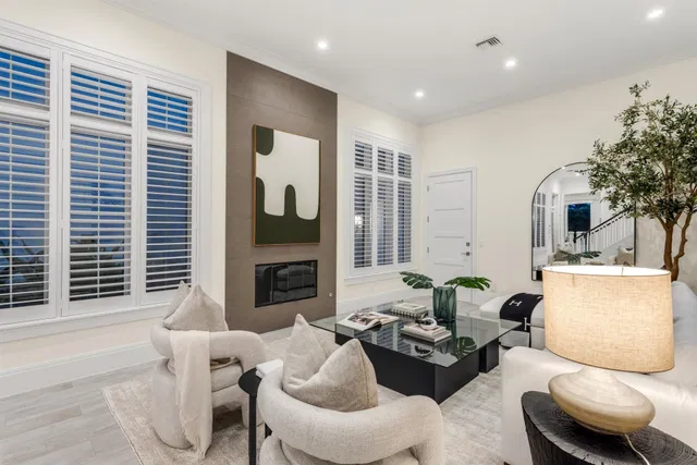 Residence photo 19