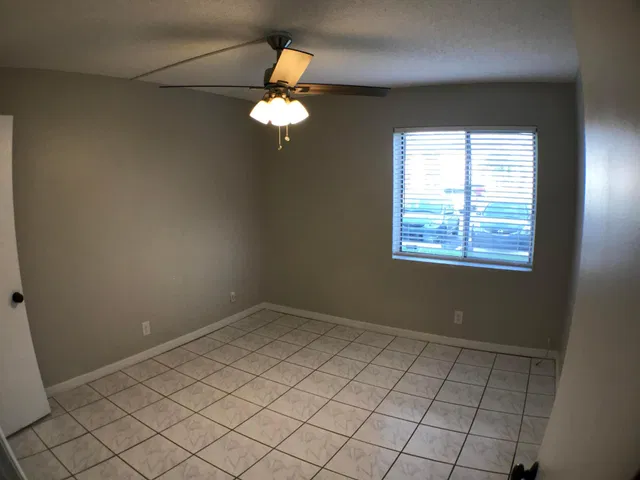 Unit 104 photo 8