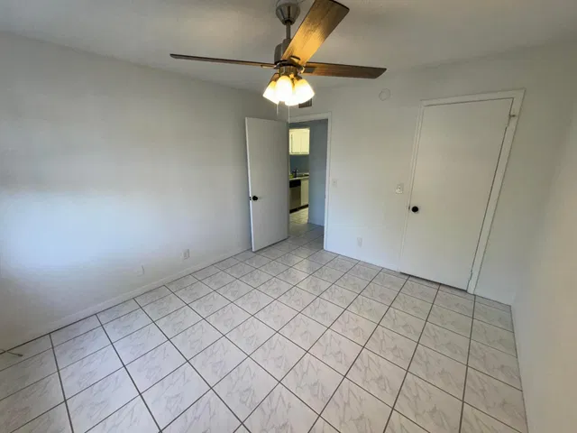 Unit 104 photo 10