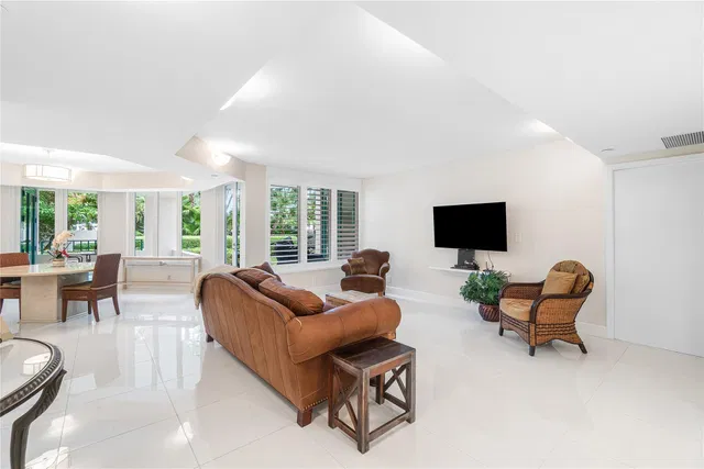 Mizner Court Unit 110 photo 7