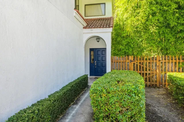 Residence photo 2