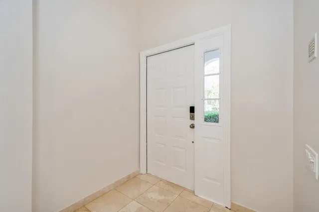 Residence photo 3
