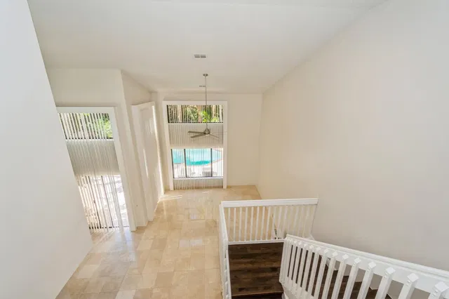 Residence photo 4