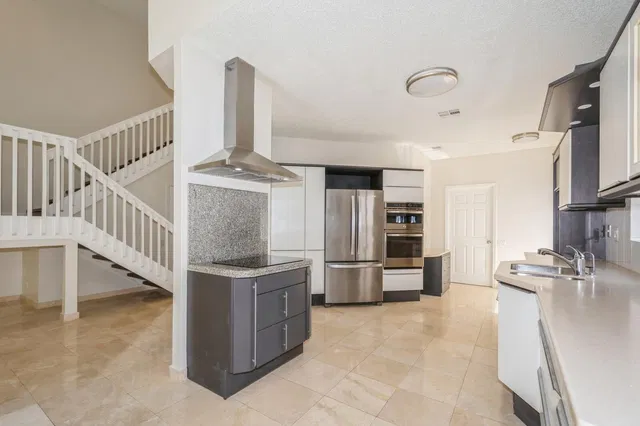 Residence photo 12