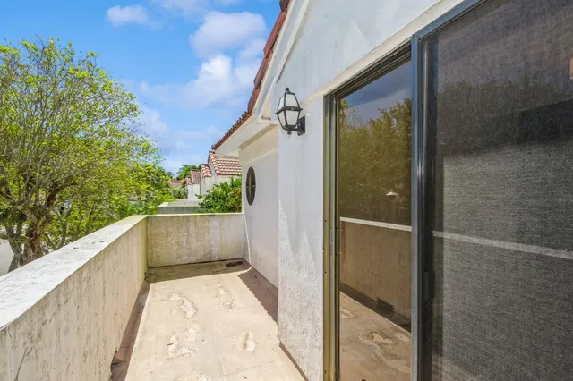 Residence photo 36