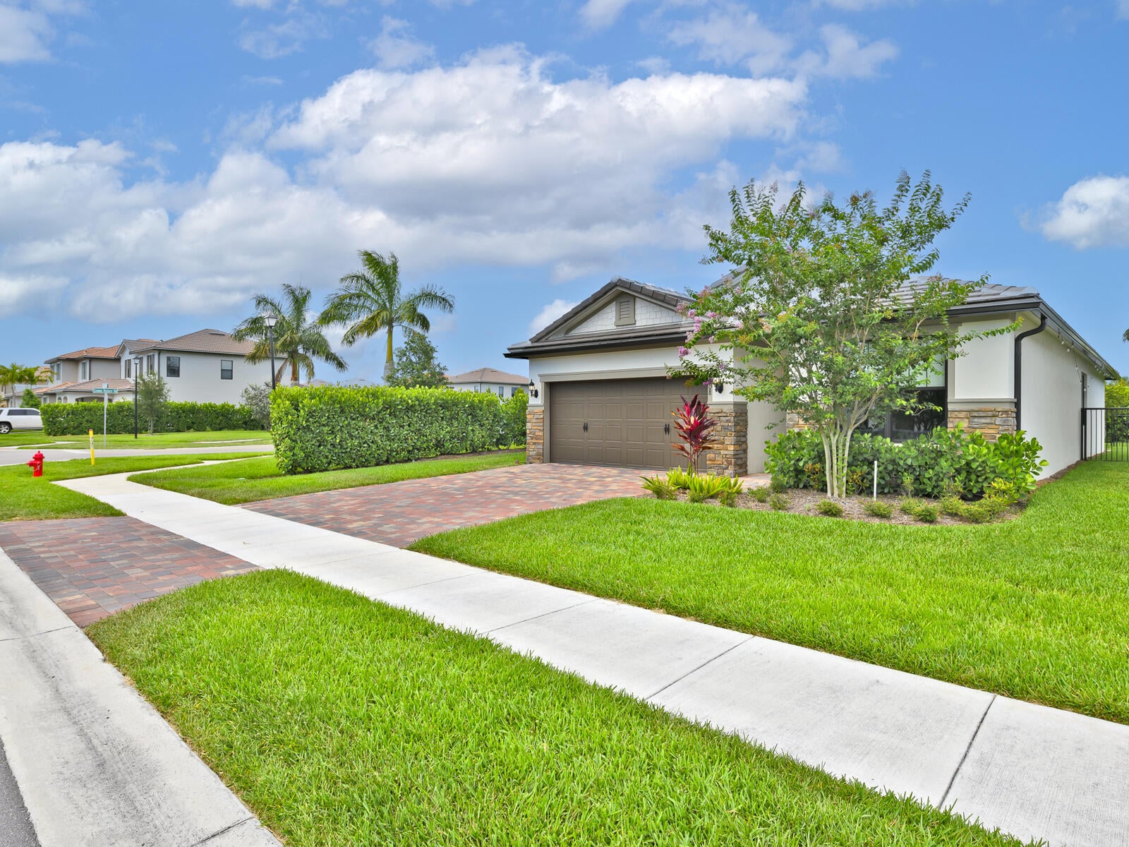  Residence photo 4