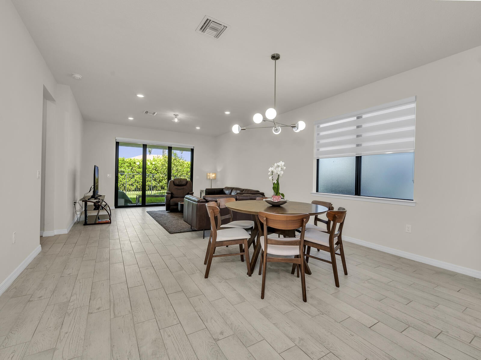  Residence photo 15