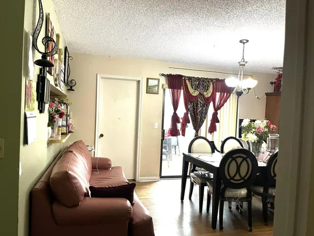 Residence photo 8
