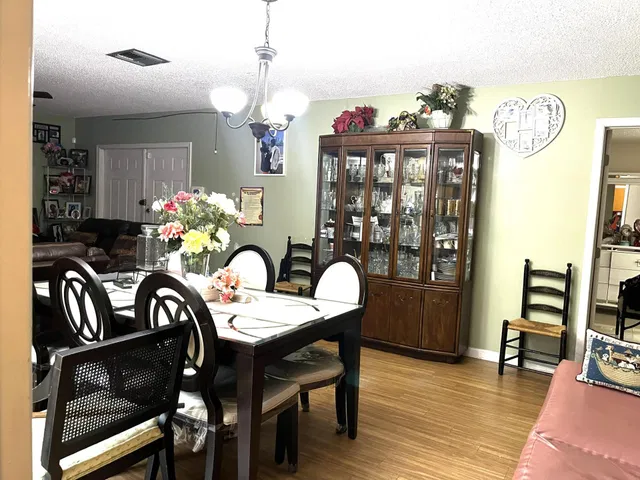 Residence photo 10