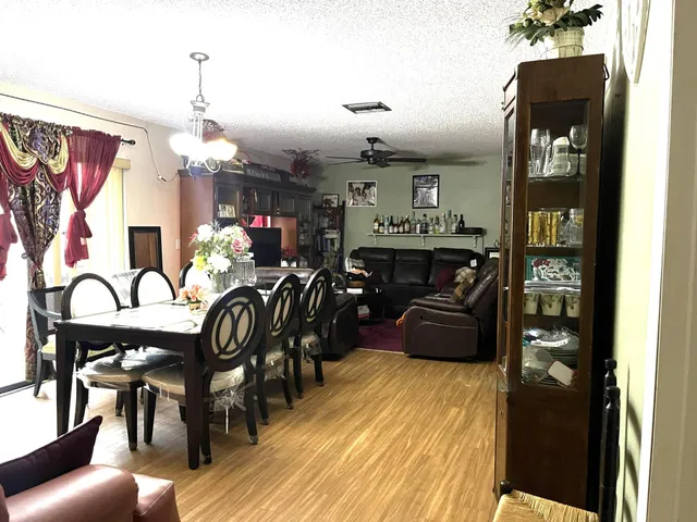 Residence photo 11