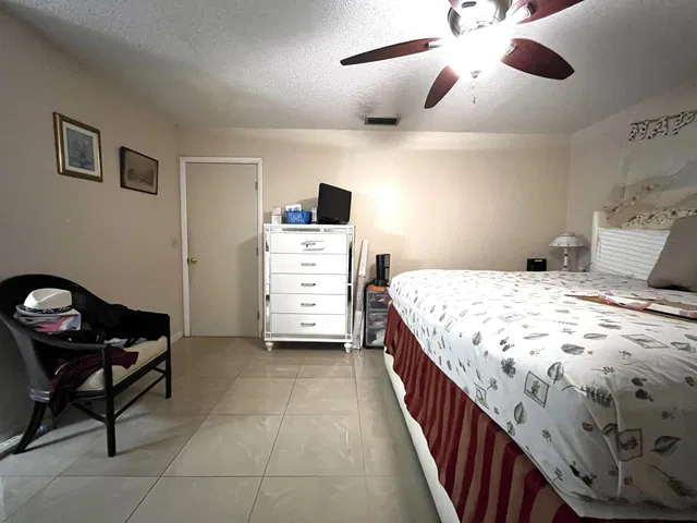 Residence photo 13