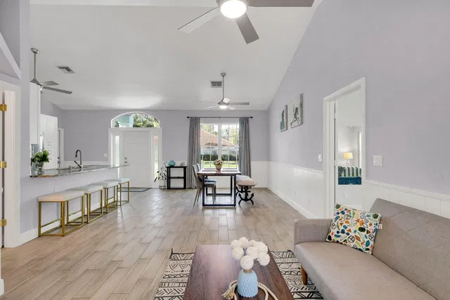 Residence photo 6