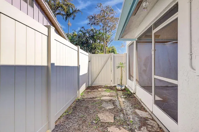 Residence photo 23
