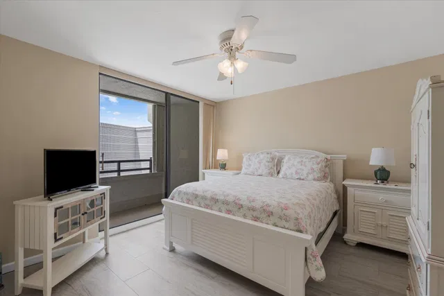 Unit 607 photo 18