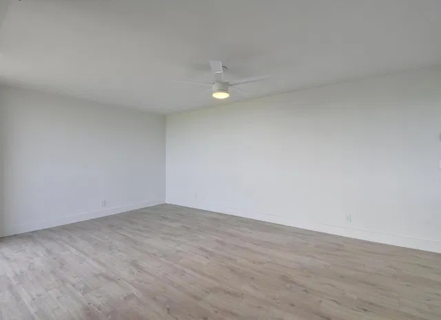 Unit 501 photo 20
