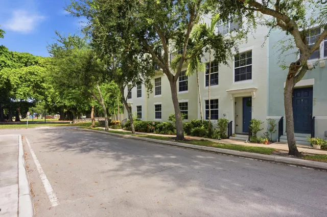 Downtown West Palm Beach Residence photo 53
