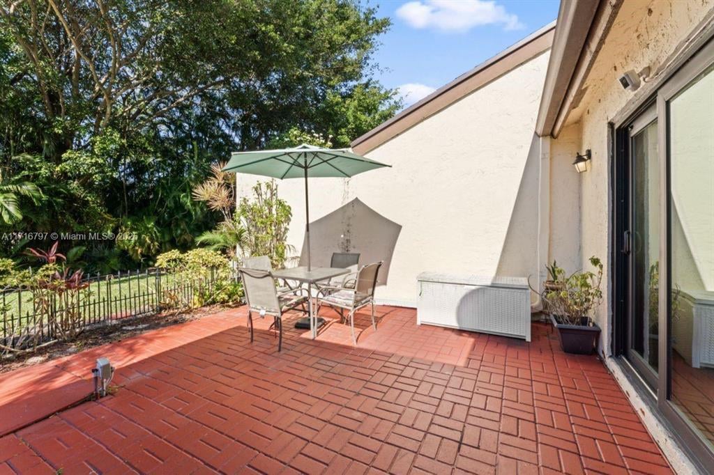 Residence photo 6