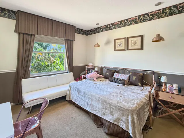 Residence photo 11