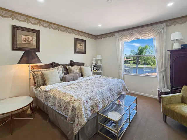 Residence photo 12
